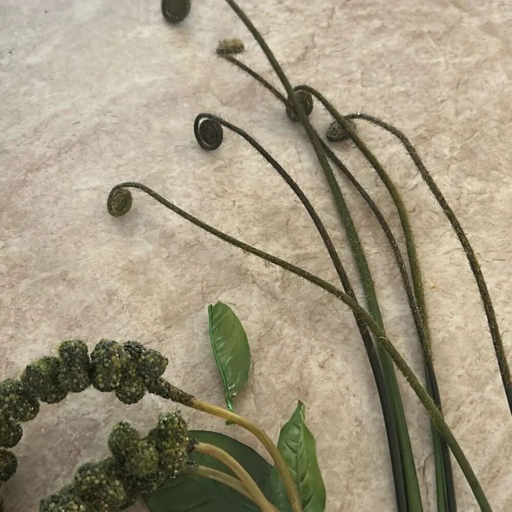 Bundle of Greenery - Picture 3 of 4